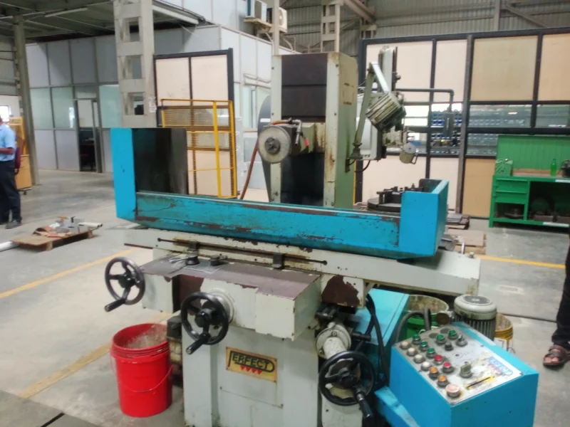 Surface granding Machine
