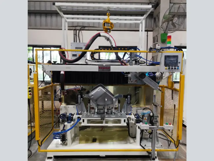  L & R Fuel Tank Tacking Machine